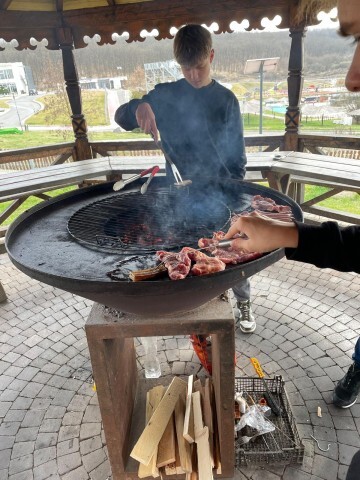 grilling meat